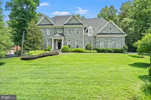 3109 Whimbrell Ct, Oakton, VA 22124 - Photo 2
