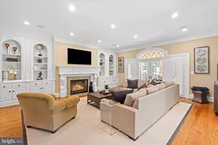 3109 Whimbrell Ct, Oakton, VA 22124 - Photo 10