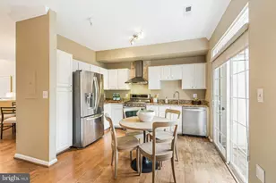 11405 Windleaf Ct, Reston, VA 20194 - Photo 14