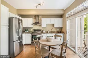 11405 Windleaf Ct, Reston, VA 20194 - Photo 16