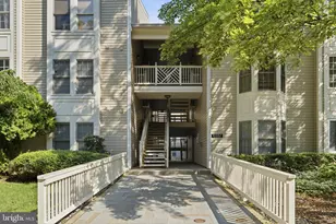 12237 Fairfield House Dr, Fairfax, VA 22033 - Photo 2