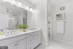 238 Van Buren St, Herndon, VA 20170 - Photo 32