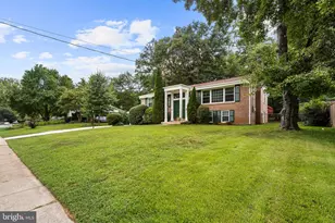9120 Kristin Ln, Fairfax, VA 22032 - Photo 2
