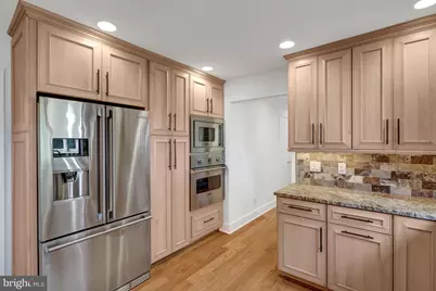 9982 Blackberry Lane, Great Falls, VA 22066 - Photo 12