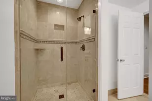 9982 Blackberry Ln, Great Falls, VA 22066 - Photo 22