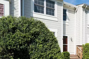 5714 Evergreen Knoll Ct, Alexandria, VA 22303 - Photo 2