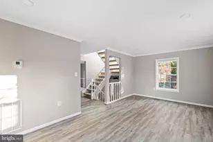 5719 Mason Bluff Dr, Burke, VA 22015 - Photo 4