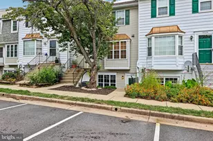 13726 Autumn Vale Ct, Chantilly, VA 20151 - Photo 1