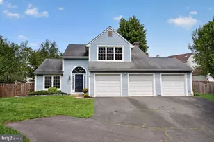 13136 Lazy Glen Ct, Herndon, VA 20171 - Photo 2