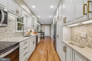 1360 Snow Meadow Ln, McLean, VA 22102 - Photo 18
