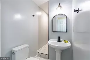 7106 Snug Harbor Ct, Alexandria, VA 22315 - Photo 38