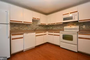 3151 Ellenwood Dr, Fairfax, VA 22031 - Photo 2
