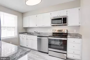 6072 Crown Royal Cir, Alexandria, VA 22310 - Photo 10