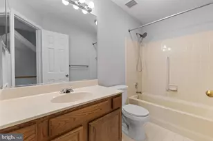 5142 Woodford Dr, Centreville, VA 20120 - Photo 14