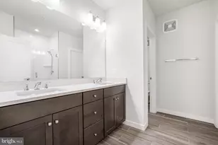 12136 Loblolly Dr, Fairfax, VA 22033 - Photo 16