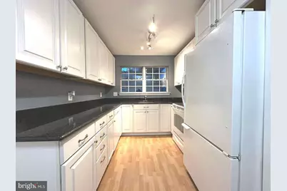 12103 Greenwood Court #201, Fairfax, VA 22033 - Photo 2