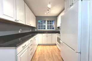 12103 Greenwood Ct, Fairfax, VA 22033 - Photo 2