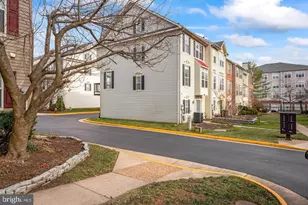 4317 Stevens Battle Ln, Fairfax, VA 22033 - Photo 4