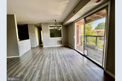 212 Locust Street SE #111, Vienna, VA 22180 - Photo 4