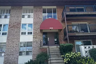 212 Locust Street SE, Vienna, VA 22180 - Photo 1