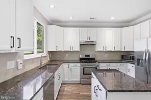 5106 Ballycastle Cir, Alexandria, VA 22315 - Photo 16