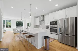 9228 Wood Violet Ct, Fairfax, VA 22031 - Photo 10