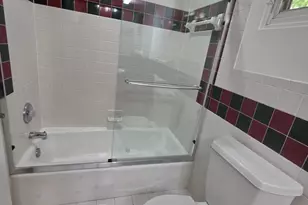 9929 Barnsbury Ct, Fairfax, VA 22031 - Photo 18