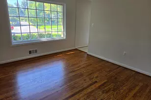 9929 Barnsbury Ct, Fairfax, VA 22031 - Photo 8