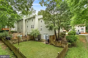 10131 Walnut Wood Ct, Burke, VA 22015 - Photo 32