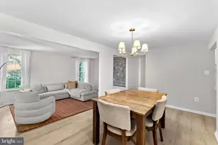 10131 Walnut Wood Ct, Burke, VA 22015 - Photo 6