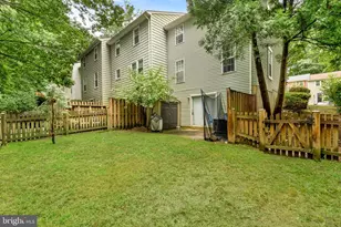 10131 Walnut Wood Ct, Burke, VA 22015 - Photo 10