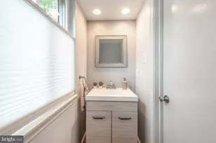 10343 Bushman Dr, Oakton, VA 22124 - Photo 20