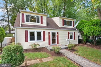 6909 Custis Parkway, Falls Church, VA 22042 - Photo 2