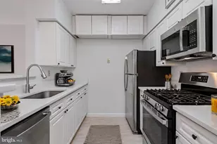 12913 Alton Square, Herndon, VA 20170 - Photo 14