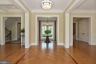 9698 Mill Ridge Ln, Great Falls, VA 22066 - Photo 8