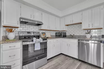 7980 Tyson Oaks Circle, Vienna, VA 22182 - Photo 12