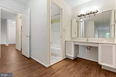 8370 Greensboro Drive #510, McLean, VA 22102 - Photo 12