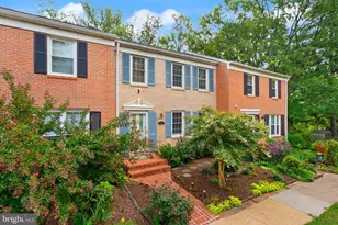 9507 Burdett Rd, Burke, VA 22015 - Photo 36