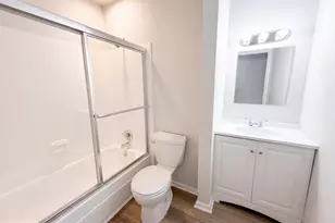 662 Herndon Pkwy, Herndon, VA 20170 - Photo 12