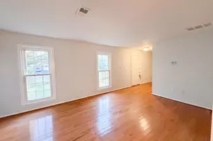 662 Herndon Pkwy, Herndon, VA 20170 - Photo 6