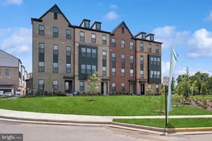 4824 Bauhaus Sq, Chantilly, VA 20151 - Photo 2