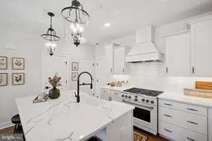 4824 Bauhaus Sq, Chantilly, VA 20151 - Photo 12