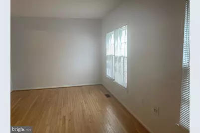 5405 New London Park Drive, Fairfax, VA 22032 - Photo 4