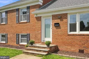 6106 Clearbrook Dr, Springfield, VA 22150 - Photo 2