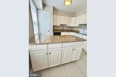 8124 Larkin Lane, Vienna, VA 22182 - Photo 12