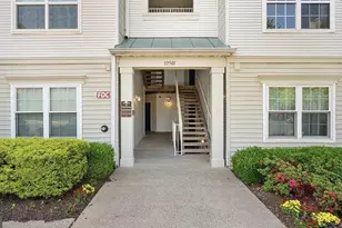 12501 Hayes Ct, Fairfax, VA 22033 - Photo 2
