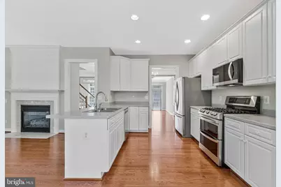 9546 Lagersfield Circle, Vienna, VA 22181 - Photo 8