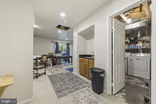 9019 Golden Leaf Ct, Springfield, VA 22153 - Photo 32