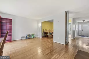 9019 Golden Leaf Ct, Springfield, VA 22153 - Photo 14