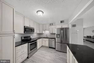 1800 Old Meadow Rd, McLean, VA 22102 - Photo 16